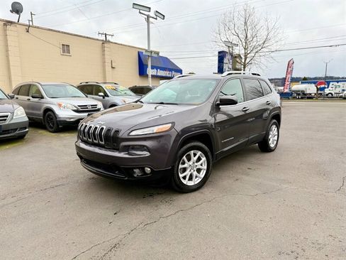 Used 2014 Jeep Cherokee Latitude w/ Cold Weather Group AWD/4WD image 1