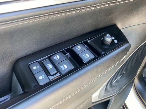 Used 2023 Jeep Wagoneer Series II AWD/4WD image 14