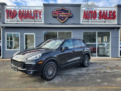 Used 2017 Porsche Cayenne Platinum Edition image 1