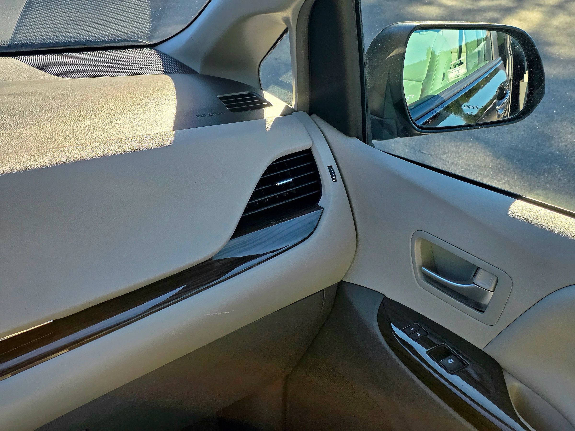 Used 2017 Toyota Sienna XLE w/ XLE Navigation Package FWD image 38