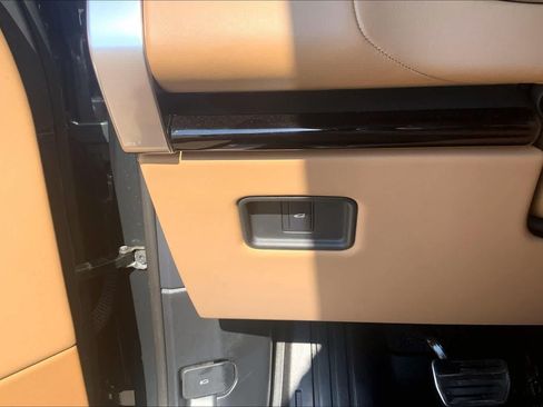 Used 2023 Land Rover Range Rover Long Wheelbase SE AWD/4WD image 36