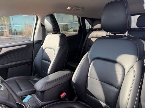 Used 2021 Ford Escape SEL image 9