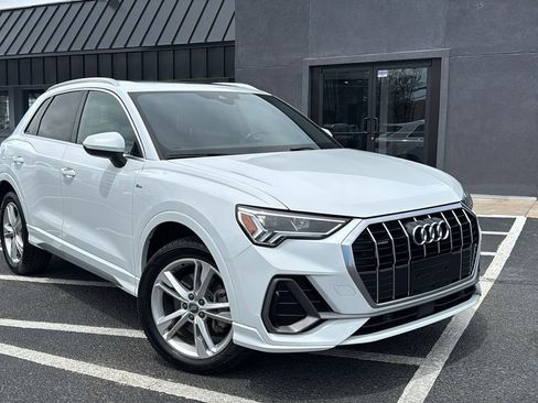 Used 2020 Audi Q3 2.0T Premium Plus w/ Premium Plus Package AWD/4WD image 1