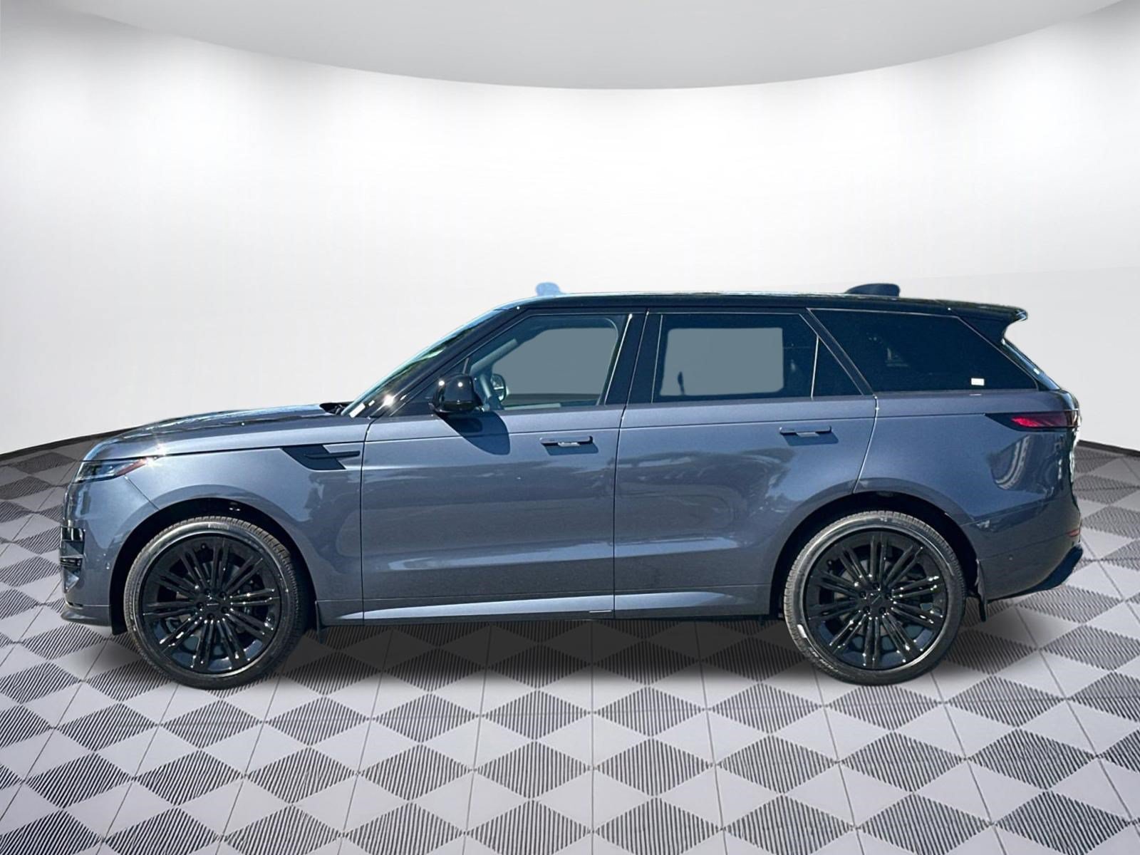 New 2027 Land Rover Range Rover Sport Dynamic SE AWD/4WD image 2