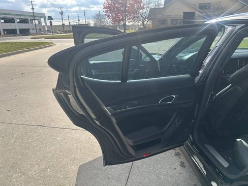 Used 2016 Porsche Panamera GTS image 37