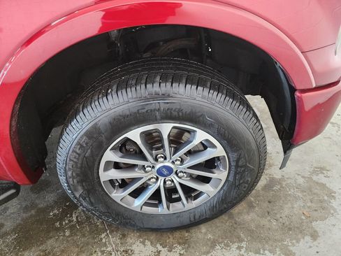 Used 2019 Ford F150 XLT w/ Equipment Group 302A Luxury AWD/4WD image 41