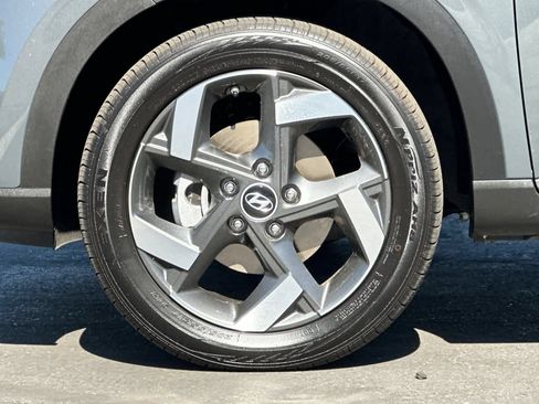 Used 2026 Hyundai Venue SEL FWD image 27