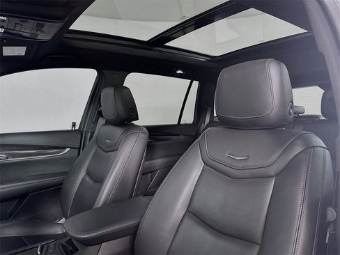 Used 2023 Cadillac XT6 Sport image 8