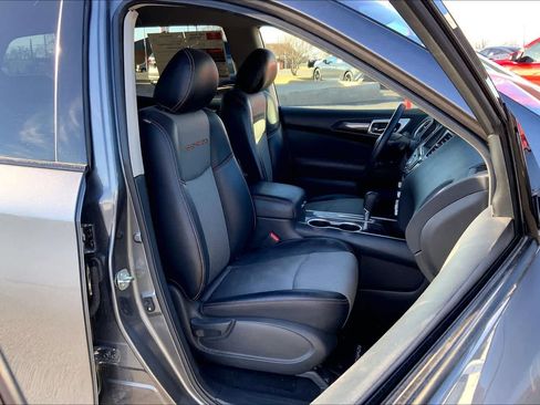 Used 2020 Nissan Pathfinder SV w/ Rock Creek Edition image 9