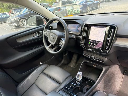 Used 2026 Volvo XC40 B5 Plus AWD/4WD image 17