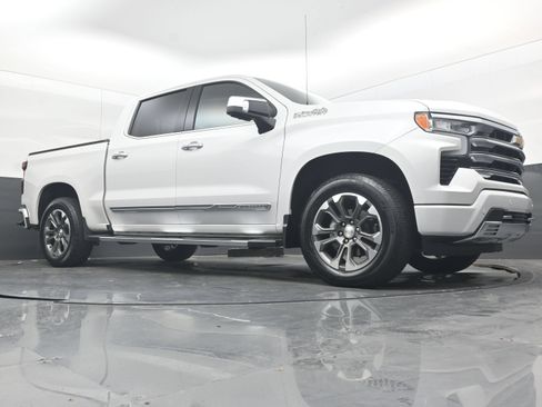 Used 2024 Chevrolet Silverado 1500 High Country w/ Z71 Off-Road Package AWD/4WD image 27