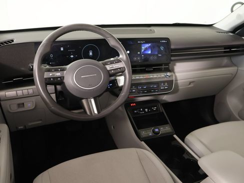 Used 2024 Hyundai Kona SEL w/ Convenience Package FWD image 2