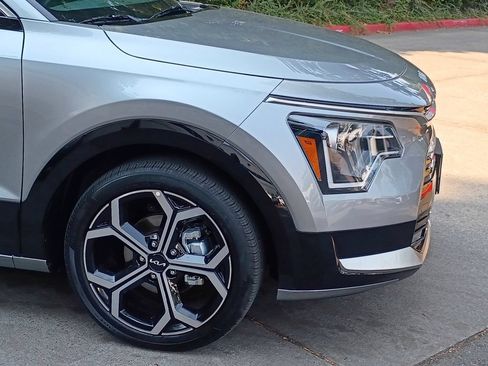 Certified 2025 Kia Niro EX Touring FWD image 2