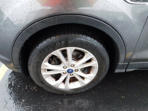 Used 2018 Ford Escape SEL image 4