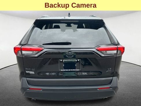 Used 2021 Toyota RAV4 LE AWD/4WD image 9