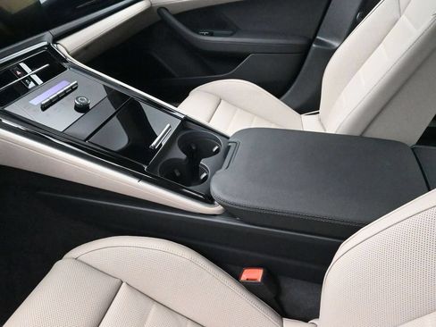 Used 2026 Porsche Panamera image 21