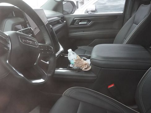 Used 2026 GMC Yukon Elevation w/ LPO, Floor Liner Package RWD image 12