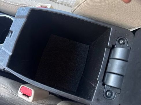 Used 2016 Toyota Corolla LE FWD image 28