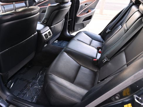 Used 2011 Lexus LS 460 w/ Sport Pkg RWD image 16