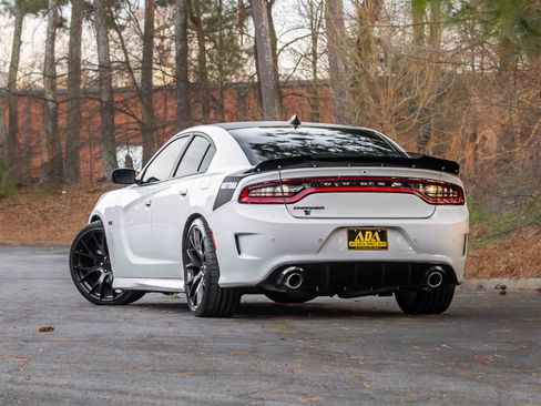 Used 2019 Dodge Charger Scat Pack w/ Daytona Edition Group image 3
