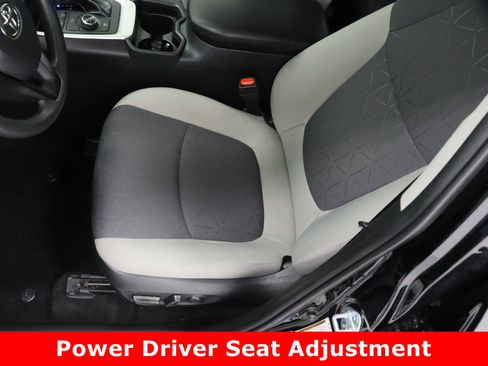 Used 2021 Toyota RAV4 XLE image 15