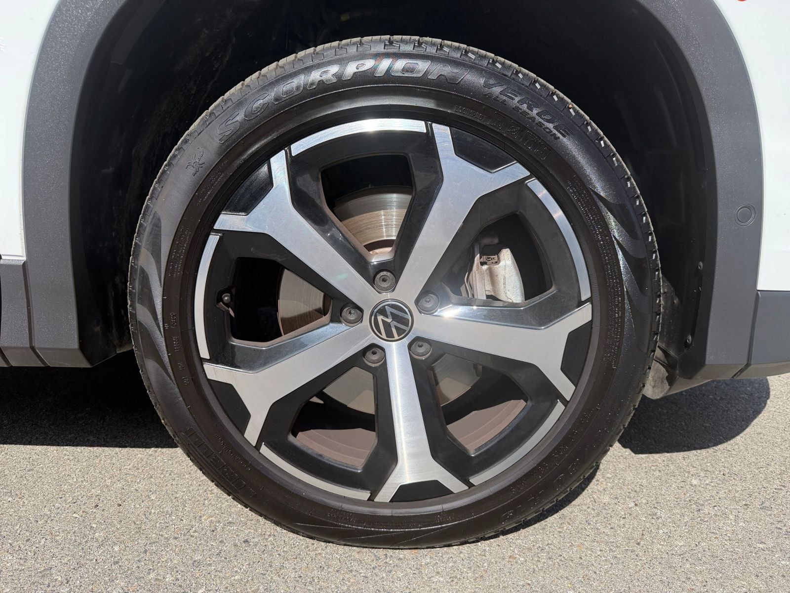 Used 2026 Volkswagen Tiguan SE AWD/4WD image 31