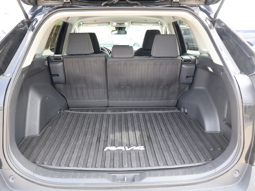 Used 2025 Toyota RAV4 LE AWD/4WD image 13