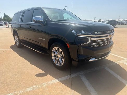 Used 2023 Chevrolet Suburban Premier AWD/4WD image 4