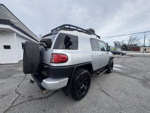 Used 2007 Toyota FJ Cruiser 4WD image 6