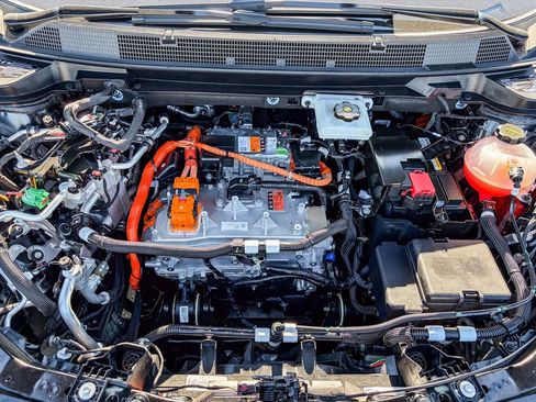 Used 2025 Chevrolet Equinox EV RS w/ Convenience Package II image 55