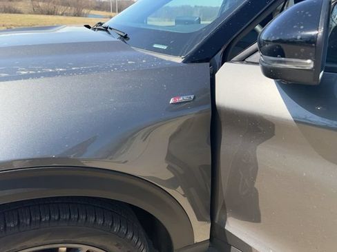 New 2026 Ford Explorer ST-Line w/ ST-Line Street Pack AWD/4WD image 5