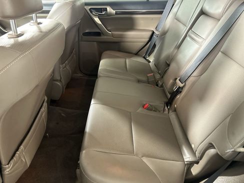 Used 2018 Lexus GX 460 w/ Navigation Package image 24