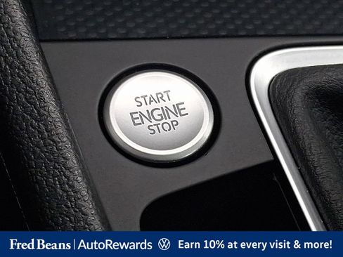 Used 2025 Volkswagen Jetta SE w/ Sunroof Package FWD image 24
