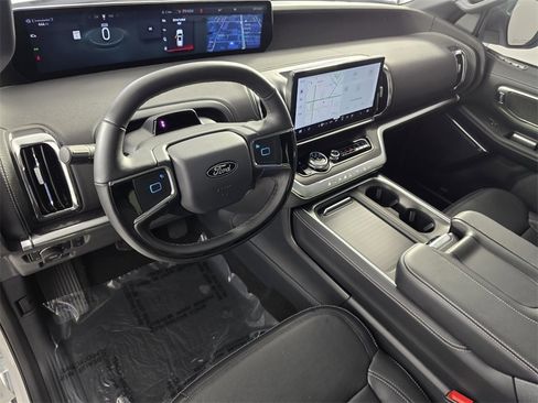 Used 2025 Ford Expedition Max Platinum w/ Stealth Performance Package image 11