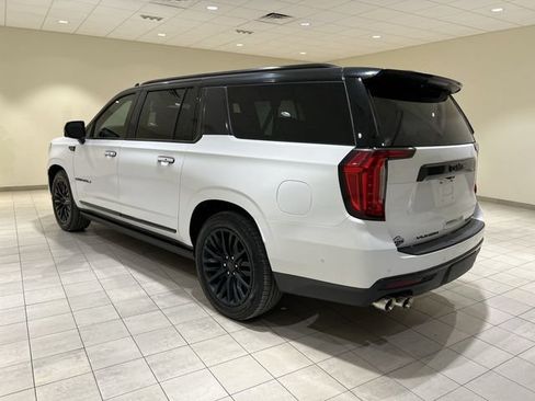 Used 2023 GMC Yukon XL Denali w/ Denali Reserve Package AWD/4WD image 3
