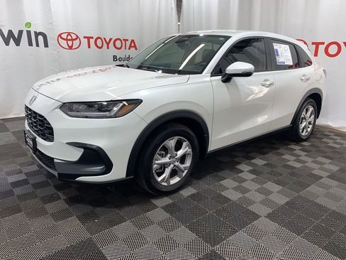 Used 2025 Honda HR-V LX image 3