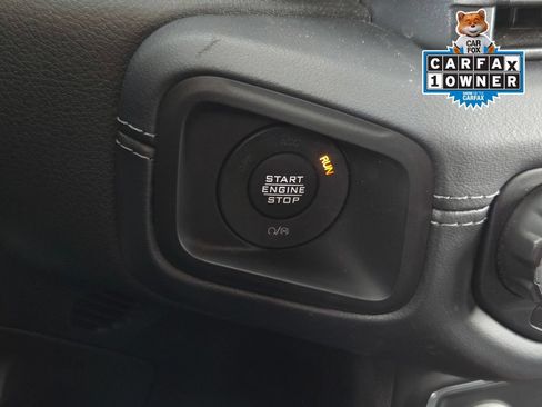 Used 2025 Jeep Wrangler Unlimited Sahara AWD/4WD image 20