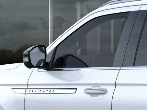 New 2026 Lincoln Navigator L Premier AWD/4WD image 20