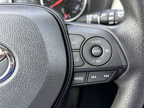 Used 2020 Toyota RAV4 XLE image 20