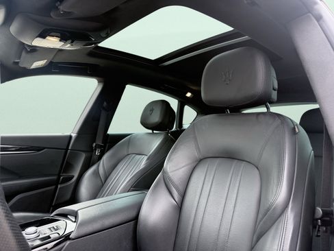 Used 2023 Maserati Levante Modena image 27