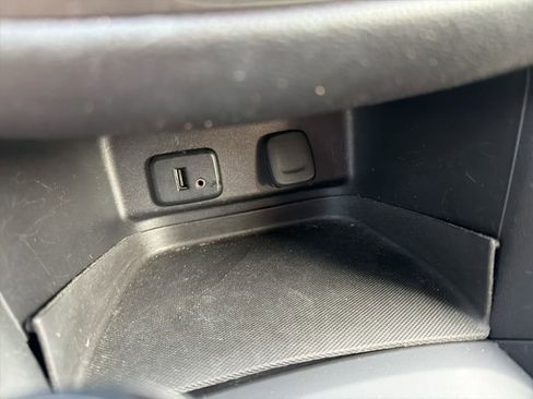 Used 2018 Chevrolet Equinox LT image 32