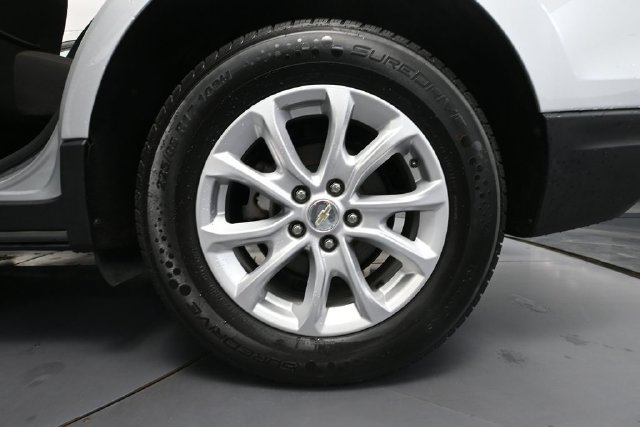 Used 2020 Chevrolet Equinox LS w/ LS Convenience Package AWD/4WD image 9