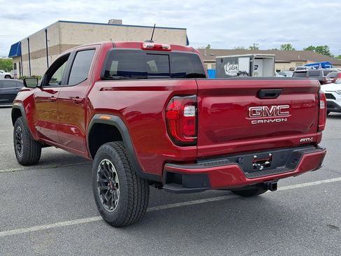 New 2026 GMC Canyon AT4 w/ AT4 Premium Package AWD/4WD image 3