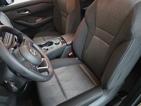 Used 2024 Nissan Rogue SV image 18