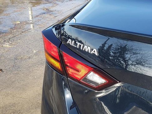 Used 2025 Nissan Altima 2.5 S image 11