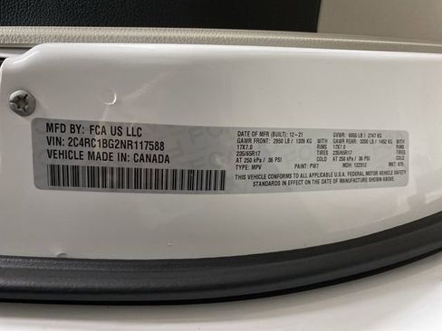 Used 2022 Chrysler Pacifica Touring-L image 36