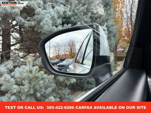 Used 2025 Nissan Pathfinder SV image 23