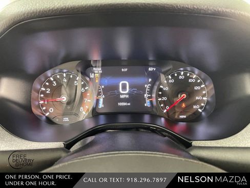 Used 2025 Jeep Compass Latitude image 28