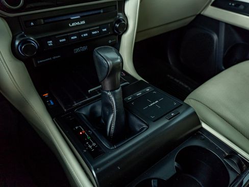 Used 2023 Lexus GX 460 Premium w/ Accessory Package AWD/4WD image 26