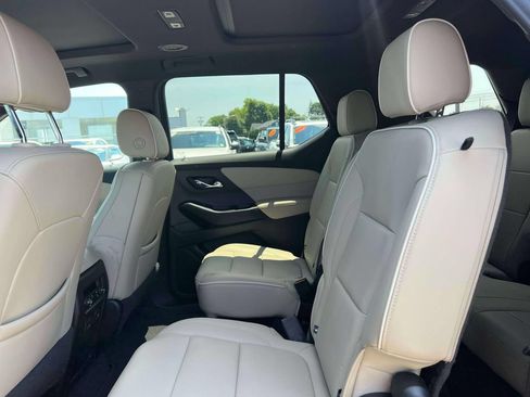 Used 2023 Chevrolet Traverse Premier AWD/4WD image 12